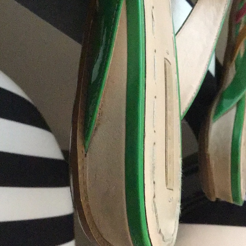 This Shoe is Beautiful!🔥 - Picture 4 of 7